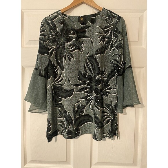 JM collection green floral blouse size PXL flared sleeve - Picture 1 of 9